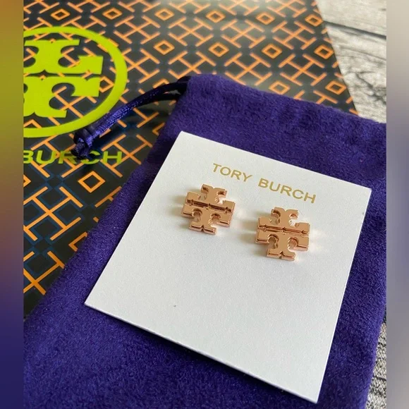 NWT! Tory Burch large logo stud earrings in rose gold - Picture 11 of 12